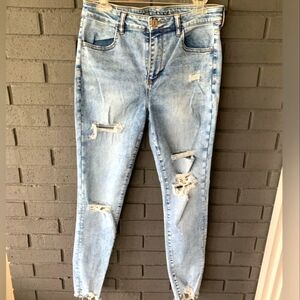 American Eagle Outfitters Light Blue Distressed Skinny Jeans